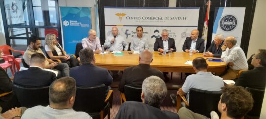 Presentación de la Confederación de Comercio y Servicios de la Provincia de Santa Fe en el Centro Comercial de Santa Fe