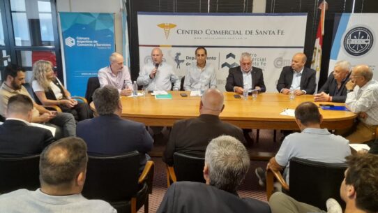 Presentación de la Confederación de Comercio y Servicios de la Provincia de Santa Fe en el Centro Comercial de Santa Fe
